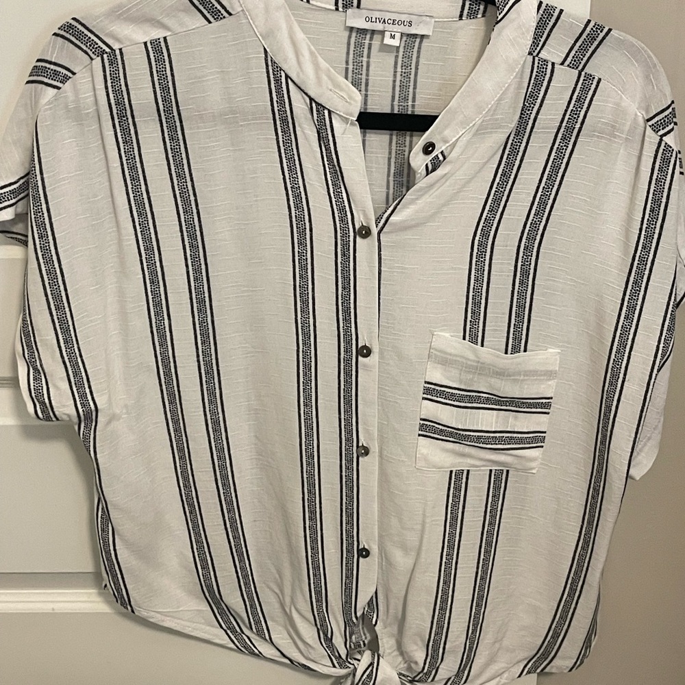 OLIVACEOUS Top